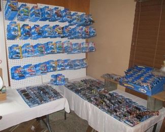 HOT WHEELS CORNER 2005-10 $2 each over 400