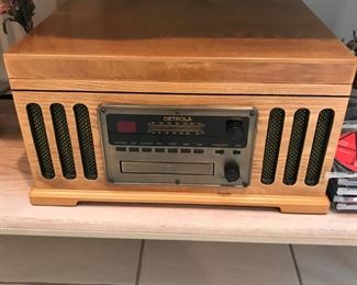 Turntable, radio and cd player