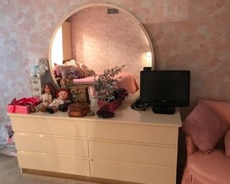 Art Deco Style lacquered bedroom set