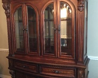 SPECTACULAR CHINA CABINET