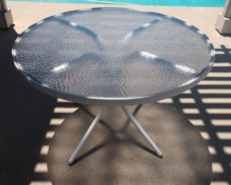 Table with 4 chairs