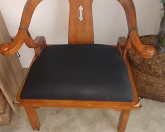 Is this a great UNIQUE chair or what!!!