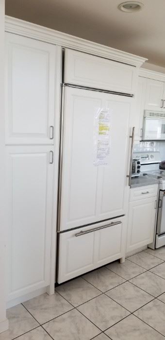 Sub-Zero 650 refrigerator 36" wide