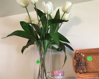 Arrangement of tulips.