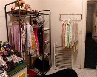 Linens. Aprons. Sheets