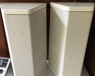 DEFINITIVE TECH. SPEAKERS