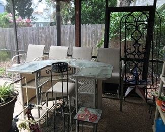Patio Bar with 5 chairs/stools