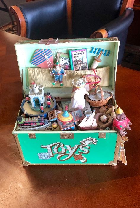 c.1981 Musical Toy Chest with Moving Pieces