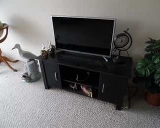 TV cabinet, 32" TV