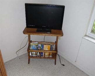 Magazine rack, small TV