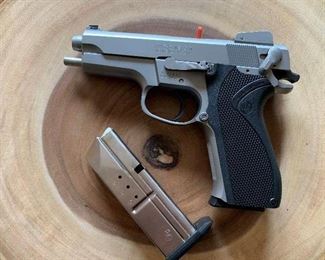 Smith and Wesson 9mm Model 5906