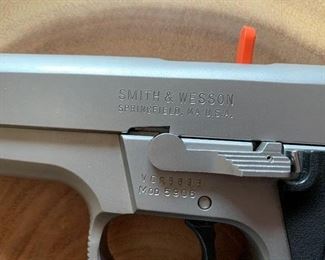 Smith and Wesson 9mm Model 5906