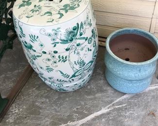 Ceramic pots