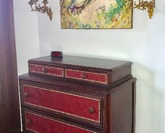 Antique chest of drawers