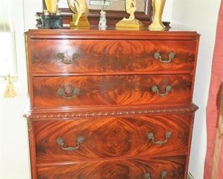 Vintage bedroom set. Beautiful condition. Bed includes mattress and coverings.