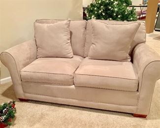 Cream color love seat in great condition