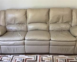 PALLISER Leather Reclining sofa     https://ctbids.com/#!/description/share/189827