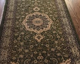 Beautiful green and beige runner. https://ctbids.com/#!/description/share/189875