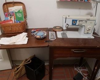 Stylist Singer sewing machine