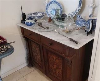 Antique inlaid washstand and blue and white porcelain