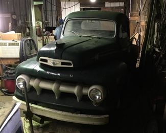 1952 ford pick up truck solid condition ran when parked