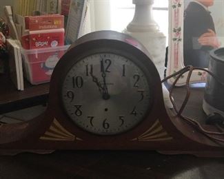 Sessions Mantle Clock
