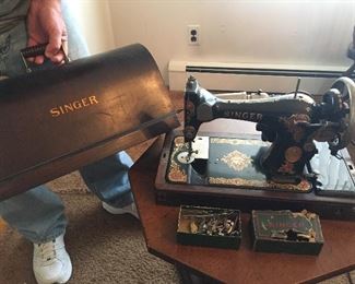 1927 Singer Sewing Machine