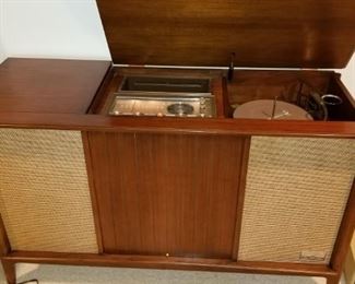 Zenith Console Stereo/phonograph 