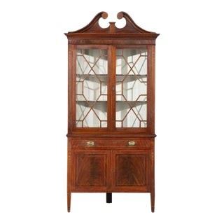 Corner cabinet