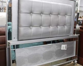 NEW Decorator Grey with Mirror Accents Upholstered Button Tufted Full Size Bed 

Auction Estimate $200-$400 – Located Inside 

  
