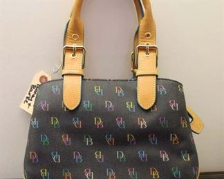 Authentic “Dooney and Bourke” Leather Purse 

Auction Estimate $ 100-$300 – Located Inside 
