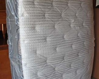  Selection of NEW “Beauty Rest” Full Size and Queen Mattress and Box Springs

Auction Estimate $50-$300 – Located Dock 