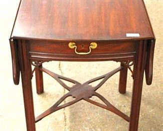 SOLID Mahogany “Henkel Harris Furniture – SPNEA” Stretcher Base One Drawer Drop Side Lamp Table

Auction Estimate $300-$600 – Located Inside 