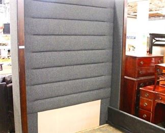  NEW Tweed Upholstered High Back Mahogany Frame Queen Bed

Auction Estimate $300-$600 – Located Inside 