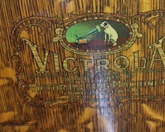  ANTIQUE “Victor Talking Machine Co.” Quartersawn Oak Victrola with Head and Crank

Auction Estimate $100-$300 – Located Dock 