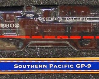  Lionel Big Rugged Trains Southern Pacific GP-9 5602 American Legend Series 1 in Tin Box

Auction Estimate $20-$300 – Located Glassware 