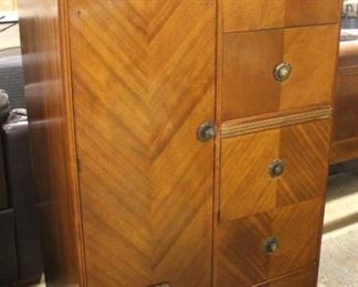 6 Piece Walnut Depression Waterfall Bedroom Set with Full Size Bed

Auction Estimate $200-$400 – Located Inside