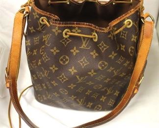  “Louis Vuitton” Monogram Canvas Draw String Purse with Certificate of Authenticity and Receipt

Auction Estimate $500-$1000 – Located Glassware 