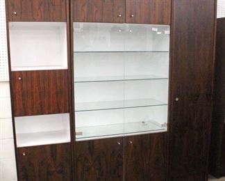  Rosewood “Founders Furniture” Mid Century Modern 3 Section Wall Unit

Auction Estimate $300-$600 – Located Inside 