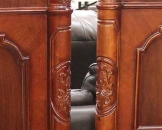  5 Piece Mahogany Contemporary Inlaid Carved Bedroom Set with 2 Twin Headboards

Auction Estimate $300-$600 – Located Inside 