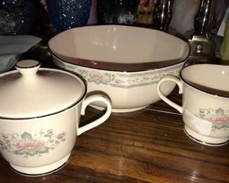 8 (5)PC PLACE SETTING LENOX CHARLESTON CHINA SET..EXCELLENT CONDITION
