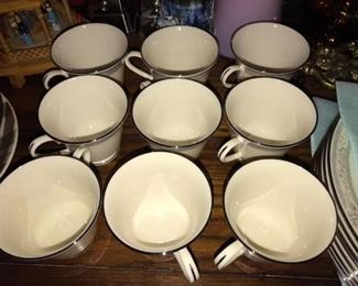 8 (5)PC PLACE SETTING LENOX CHARLESTON CHINA SET..EXCELLENT CONDITION