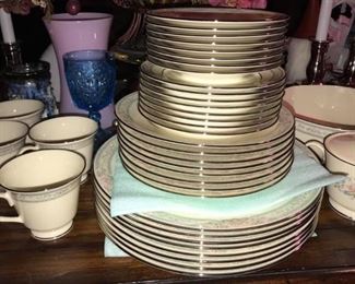 8 (5)PC PLACE SETTING LENOX CHARLESTON CHINA SET..EXCELLENT CONDITION