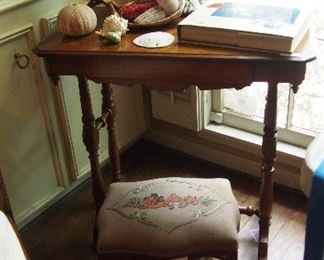 Darling Vintage Table and ottoman