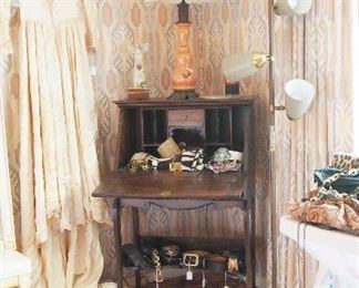 Vintage Drop front desk