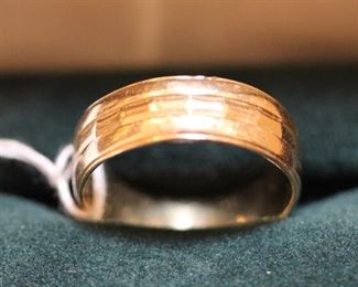 14 kt. gold band.  