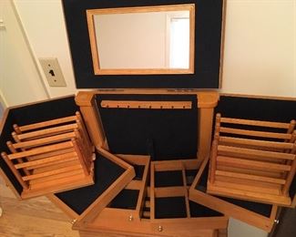 Counter top Jewelry cabinet