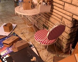Ice cream table and chair
