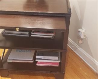 Side Table w/Pull out