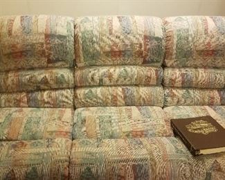 NICE CLEAN SOFA